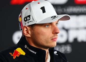 Verstappen defende Lawson após saída da Red Bull: “Nosso principal problema é o carro”