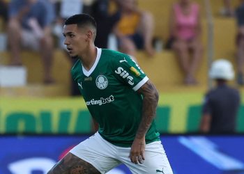Palmeiras negocia empréstimo do zagueiro Naves ao Botafogo