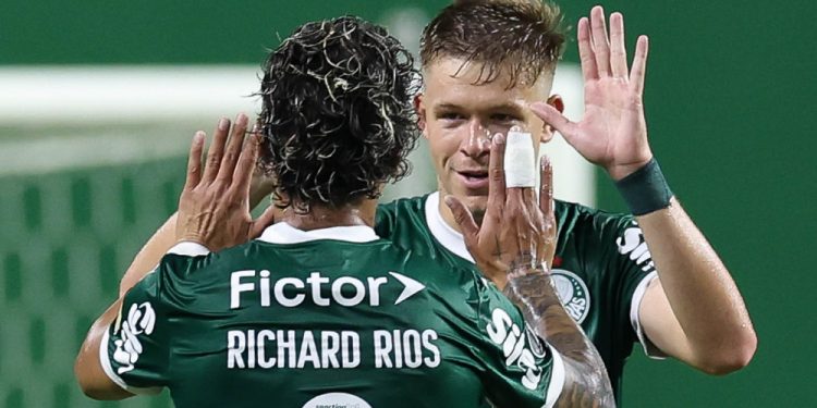 Palmeiras derrota Cerro Porteño e segue 100% na Libertadores