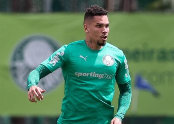 Paulinho inicia processo de transição física e se aproxima de estreia no Palmeiras