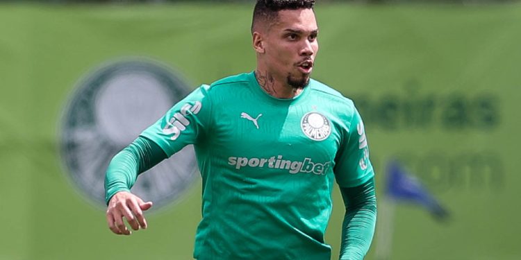 Paulinho inicia processo de transição física e se aproxima de estreia no Palmeiras