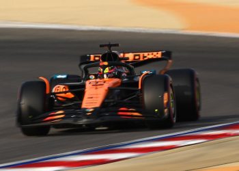 Piastri mantém domínio da McLaren e lidera TL3 no Bahrein; Bortoleto é 18º