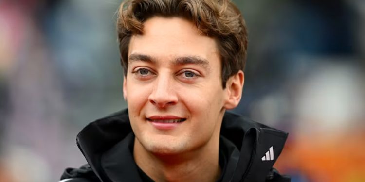 Calma, confiança e performance: Mercedes elogia postura de Russell em novo papel de líder