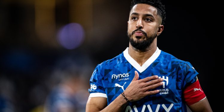 Al Hilal vence Al Khaleej e mantém caça ao líder Al Ittihad