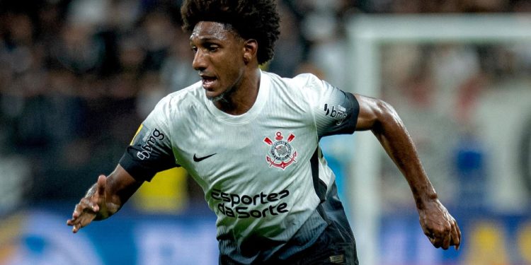 Corinthians renova empréstimo de Talles Magno até o fim do ano