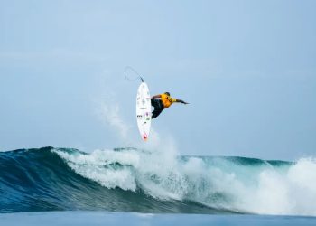 Mundial de Surfe: seis brasileiros avançam à terceira fase em El Salvador