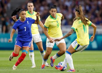 Seleção Brasileira enfrenta a França em último amistoso antes da Copa América