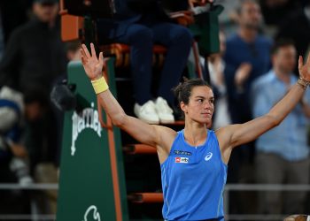 Zebra francesa bate número 6 do mundo e desafia Gauff na semifinal em Roland Garros