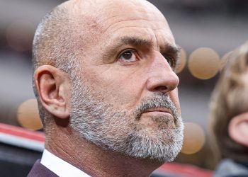 Técnico da Polônia renuncia ao cargo após Lewandowski anunciar afastamento da seleção