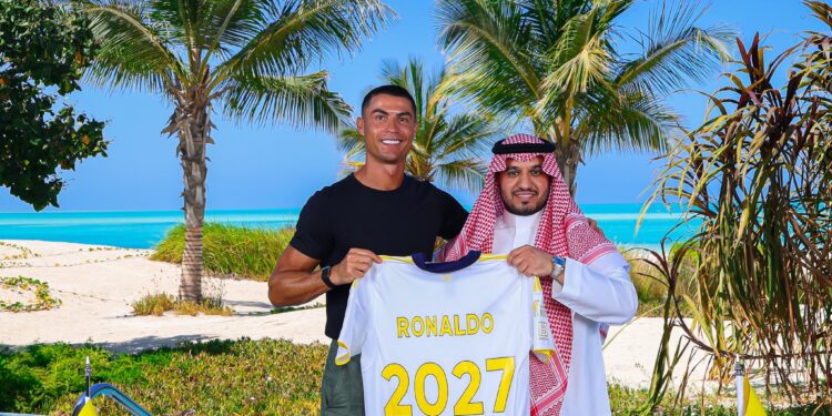 Cristiano Ronaldo renova com Al Nassr até 2027: “Vamos juntos fazer história”