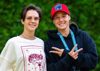 Daria Kasatkina anuncia noivado com medalhista olímpica