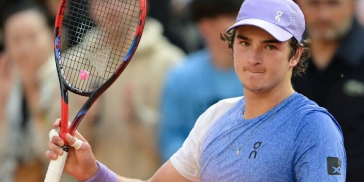 João Fonseca estreia com vitória de virada no ATP 250 de Eastbourne