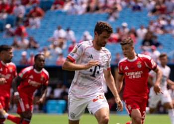 Bayern de Munique perde para o Benfica e enfrenta o Flamengo nas oitavas