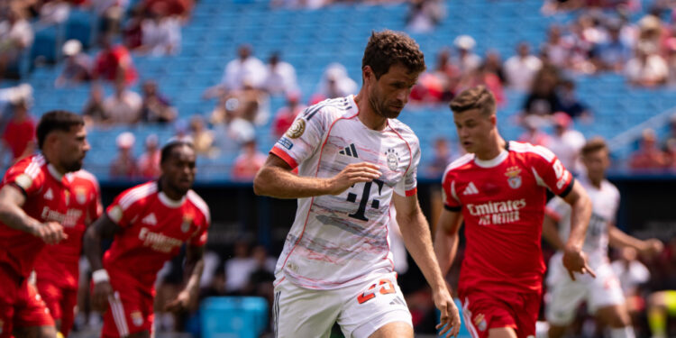Bayern de Munique perde para o Benfica e enfrenta o Flamengo nas oitavas