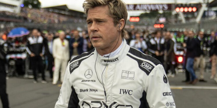 Astro do filme da F1, Brad Pitt pilota carro da McLaren em Austin