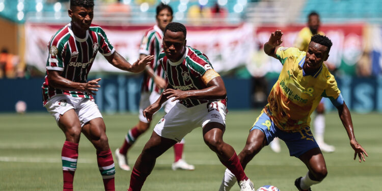 Fluminense empata com Mamelodi e garante vaga nas oitavas da Copa do Mundo de Clubes