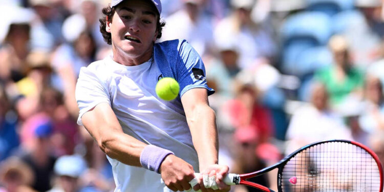 Partida entre João Fonseca e Taylor Fritz é suspensa por falta de luz natural