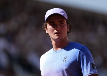 Fonseca admite nervosismo e falta de experiência em derrota para Draper