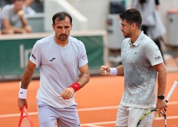 Orlando Luz vence duelo brasileiro e vai às quartas nas duplas em Roland Garros