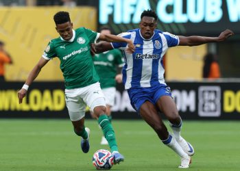 Palmeiras desperdiça chances e empata com o Porto em estreia na Copa do Mundo de Clubes