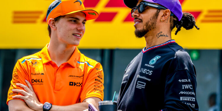 Hamilton elogia Piastri e destaca “pressão inimaginável” em batalha com Norris pelo título