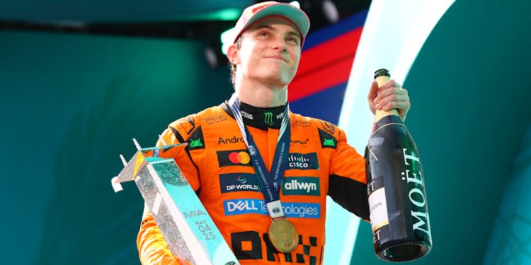 Piastri iguala marca de Senna na McLaren e mira recorde de Hamilton