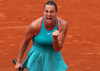 Sabalenka bate Anisimova e vai às quartas em Paris; Swiatek busca virada e também avança