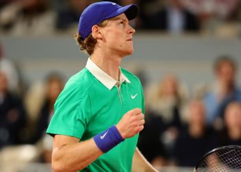 Sinner passa fácil por Rublev e vai às quartas em Roland Garros