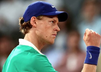 Sinner atropela Bublik com direito a “pneu” e vai à semifinal em Roland Garros