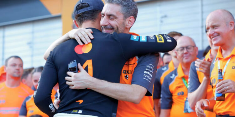 Chefe da McLaren elogia postura de Norris e Piastri em disputa limpa na Áustria
