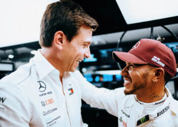 “Demos nossa palavra de que continuaríamos amigos íntimos”, diz Toto sobre Lewis Hamilton