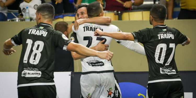 Traipu vence Jaraguá na prorrogação e é campeão da Taça Brasil de Futsal
