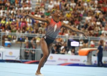 Solo brasileiro revela novo talento da ginástica artística: Julia Coutinho