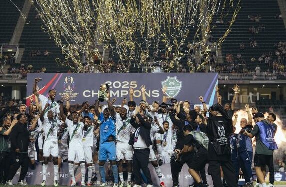 Al Ahli bate o Al Nassr nos pênaltis e é campeão da Supercopa Saudita