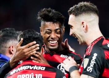Flamengo vence e abre vantagem sobre o Inter nas oitavas da Libertadores