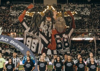 Campanha contra assédio a mulheres ganha as arquibancadas no Brasileirão