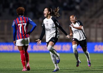 Corinthians bate o Bahia e enfrenta o São Paulo na semifinal do Brasileiro Feminino