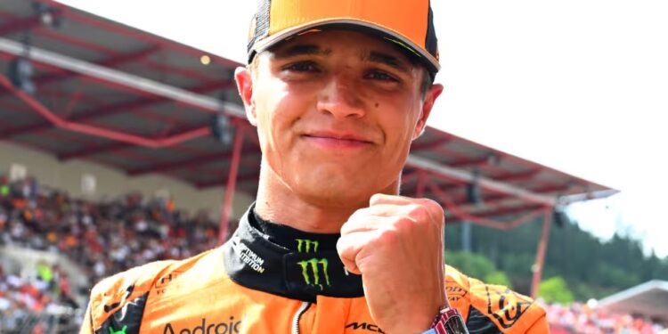 Norris rebate críticos: “Prefiro ser eu mesmo a tentar ser algo que não sou”