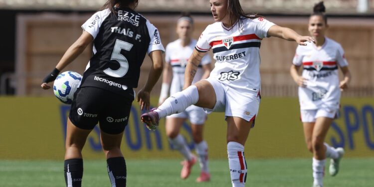 Corinthians bate o São Paulo no 1º jogo da semifinal do Brasileirão; Palmeiras perde do Cruzeiro