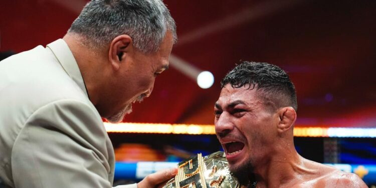 Brasileiro fatura cinturão da PFL de forma inédita e embolsa R$ 2,7 mi