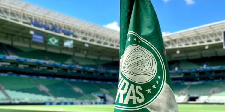 Palmeiras estreia novo patrocinador no clássico contra o Corinthians