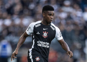 Corinthians sofre transfer ban por dívida do zagueiro Félix Torres