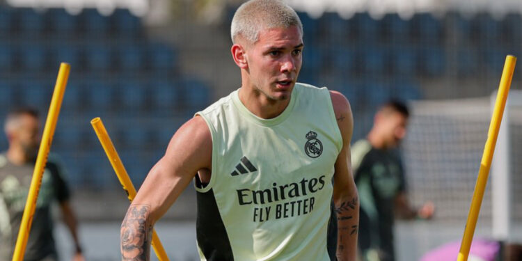 Xabi Alonso sai em defesa de Mastantuono após elogios a Messi