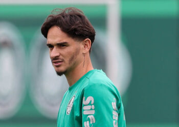 Khellven é registrado no BID e pode estrear pelo Palmeiras no domingo