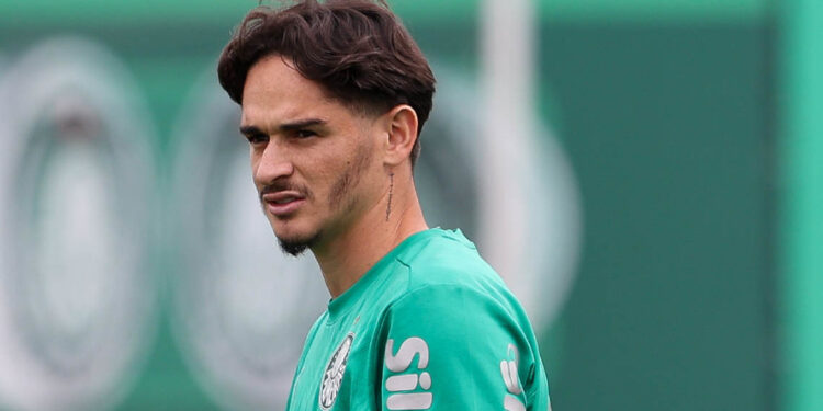 Khellven é registrado no BID e pode estrear pelo Palmeiras no domingo