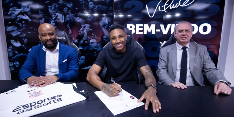 Corinthians anuncia contratação de Vitinho até o fim de 2026