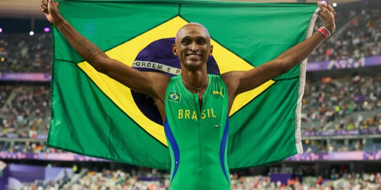 Alison dos Santos avança à semifinal dos 400m com barreiras no Mundial de Atletismo