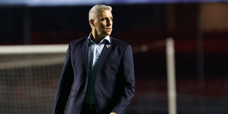 Crespo admite “momento crítico” no São Paulo: “Temos que nos dedicar ainda mais”