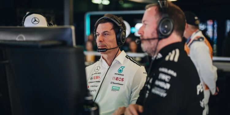 Toto Wolff exalta vitória de Verstappen em Monza: “Fez com que todos parecessem bobos”