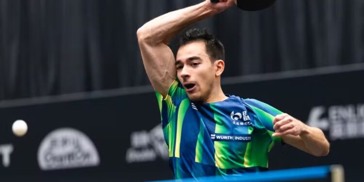 Calderano vira partida e vai às oitavas do WTT de Macau; Bruna também avança